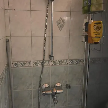 Appartement 120n Hietala Paritalo, 1-8henkiloen Luxus Majoitus, 3x160cm Jenkkisaengyt Loehoesohvat, Iso Takaterassi, Taeyd Keittioe Kodink, Laatu Sauna, Takka, Tv 75