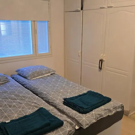 120n Hietala Paritalo, 1-8henkiloen Luxus Majoitus, 3x160cm Jenkkisaengyt Loehoesohvat, Iso Takaterassi, Taeyd Keittioe Kodink, Laatu Sauna, Takka, Tv 75