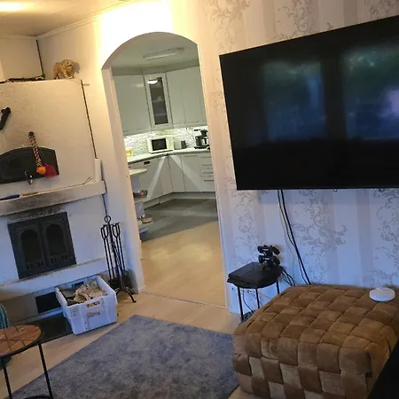 120n Hietala Paritalo, 1-8henkiloen Luxus Majoitus, 3x160cm Jenkkisaengyt Loehoesohvat, Iso Takaterassi, Taeyd Keittioe Kodink, Laatu Sauna, Takka, Tv 75