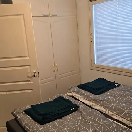 Apartament 120n Hietala Paritalo, 1-8henkiloen Luxus Majoitus, 3x160cm Jenkkisaengyt Loehoesohvat, Iso Takaterassi, Taeyd Keittioe Kodink, Laatu Sauna, Takka, Tv 75