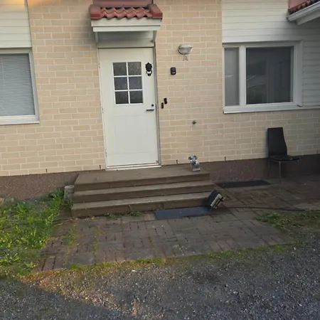 120n Hietala Paritalo, 1-8henkiloen Luxus Majoitus, 3x160cm Jenkkisaengyt Loehoesohvat, Iso Takaterassi, Taeyd Keittioe Kodink, Laatu Sauna, Takka, Tv 75