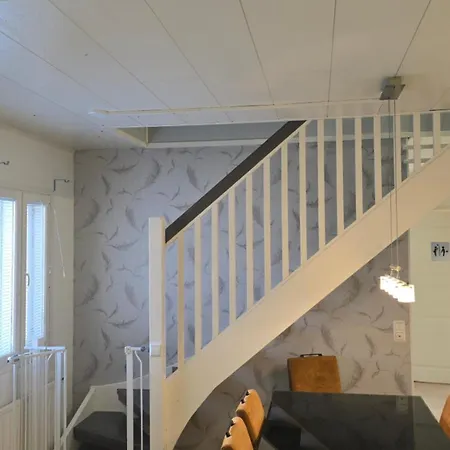 120n Hietala Paritalo, 1-8henkiloen Luxus Majoitus, 3x160cm Jenkkisaengyt Loehoesohvat, Iso Takaterassi, Taeyd Keittioe Kodink, Laatu Sauna, Takka, Tv 75