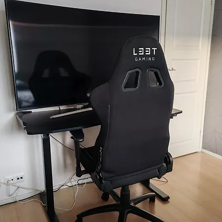 Apartamento 120n Hietala Paritalo, 1-8henkiloen Luxus Majoitus, 3x160cm Jenkkisaengyt Loehoesohvat, Iso Takaterassi, Taeyd Keittioe Kodink, Laatu Sauna, Takka, Tv 75