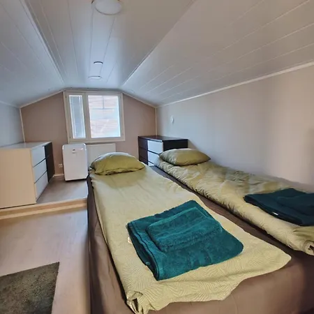 120n Hietala Paritalo, 1-8henkiloen Luxus Majoitus, 3x160cm Jenkkisaengyt Loehoesohvat, Iso Takaterassi, Taeyd Keittioe Kodink, Laatu Sauna, Takka, Tv 75