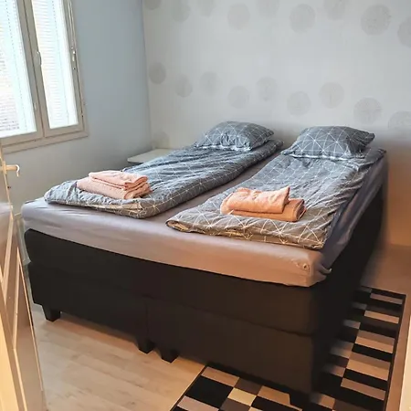 120n Hietala Paritalo, 1-8henkiloen Luxus Majoitus, 3x160cm Jenkkisaengyt Loehoesohvat, Iso Takaterassi, Taeyd Keittioe Kodink, Laatu Sauna, Takka, Tv 75