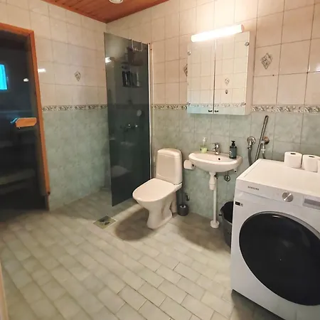 Apartment 120n Hietala Paritalo, 1-8henkiloen Luxus Majoitus, 3x160cm Jenkkisaengyt Loehoesohvat, Iso Takaterassi, Taeyd Keittioe Kodink, Laatu Sauna, Takka, Tv 75